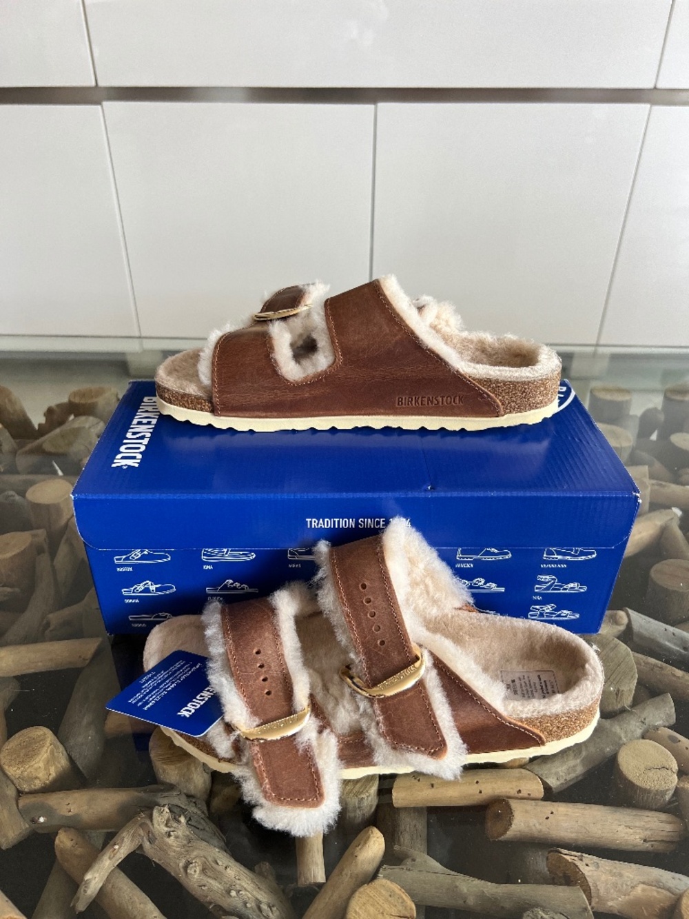 BIRKENSTOCK ARIZONA Big Buckle Shearling Cognac Sandals